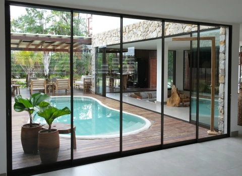 Harmonia, exclusividade e sofisticação: a arquitetura sensível de Maria Mourão - Roll Door Company