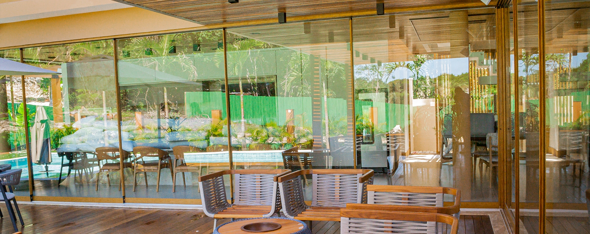 Conheça o diferencial da pintura das esquadrias Roll Door. - Roll Door Company