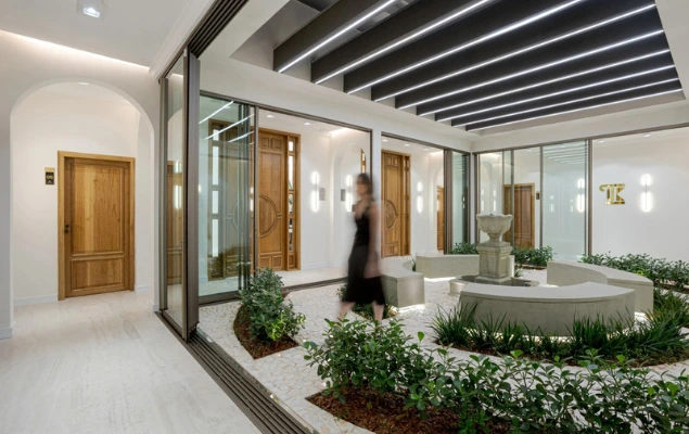 Intencionalidade e sofisticação: o olhar de Rodrigo Katarinhuk sobre arquitetura - Roll Door Company