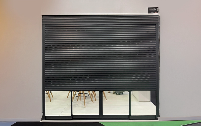Persiana Integrada Convencional - Portas - Roll Door Company