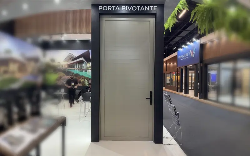 Porta Pivotante - Roll Door Company