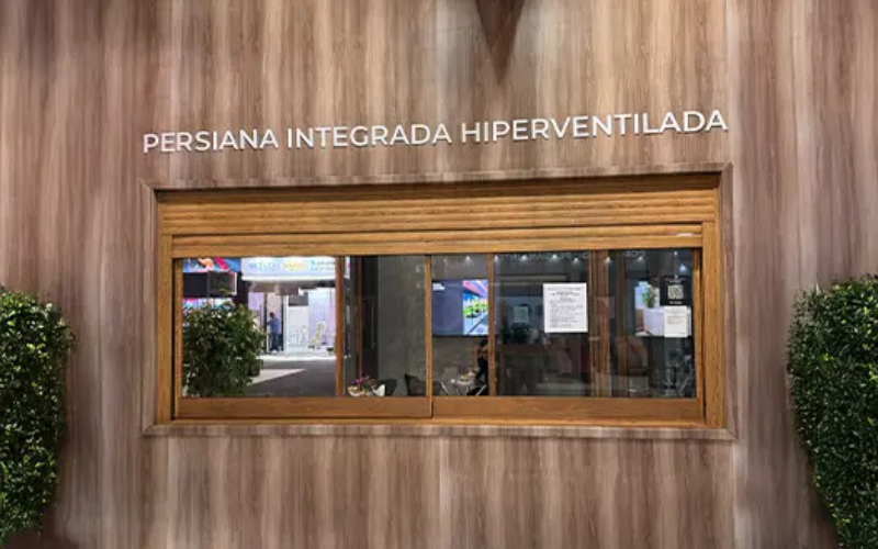 Persiana Integrada Hiperventilada - Janelas - Roll Door Company