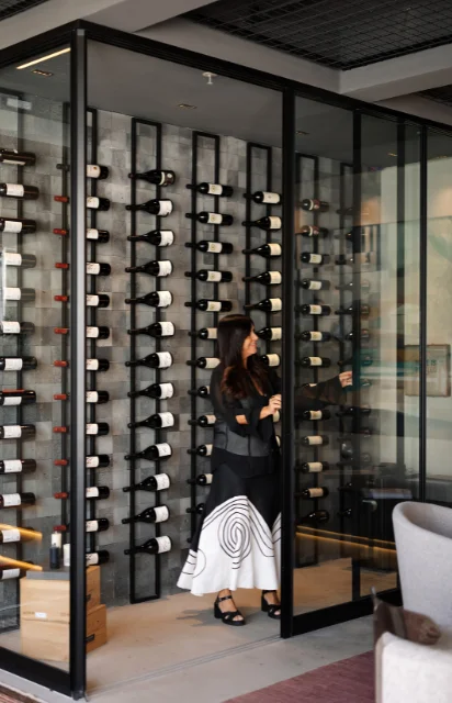 Sala do vinho CASACOR MINAS 2024 - Roll Door Company